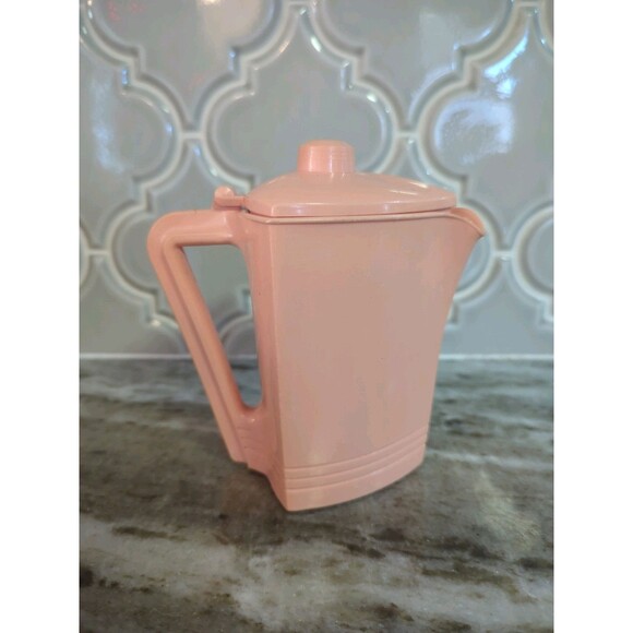 Vintage MCM Retro The Dripless One Pink Plastic Creamer Pitcher Lid Pulmosan - Picture 8 of 8